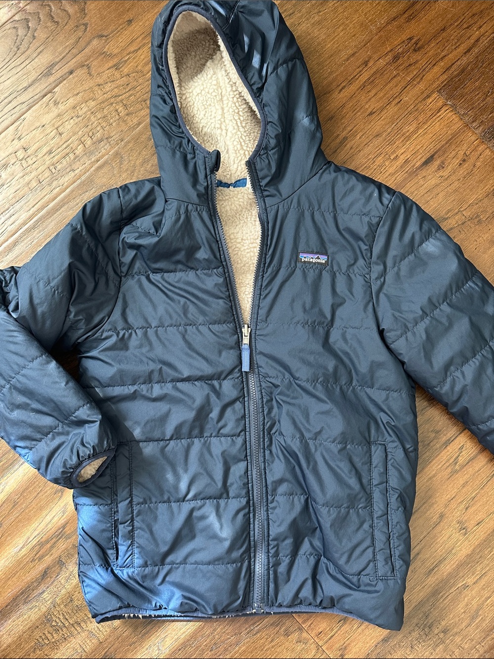 Unisex Patagonia Navy Hooded Quilted Jacket with Cream Sherpa Lining